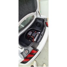 Короб для сабвуфера Ford Mustang VI